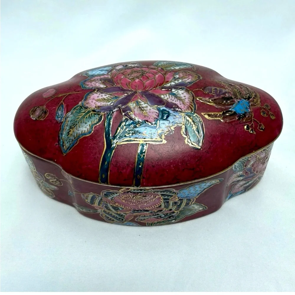 Vintage JCPenney Hand Painted Water Lily Leaves Porcelain Trinket Box